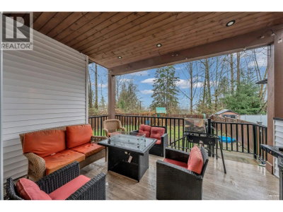 10509 MCVEETY Street | Maple Ridge British Columbia | Slide Image Ten