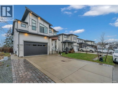 10509 MCVEETY Street | Maple Ridge British Columbia | Slide Image Three