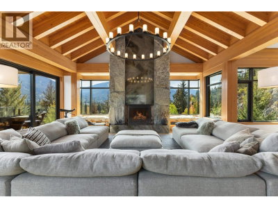 7465 TREETOP Lane | Whistler British Columbia | Slide Image Two