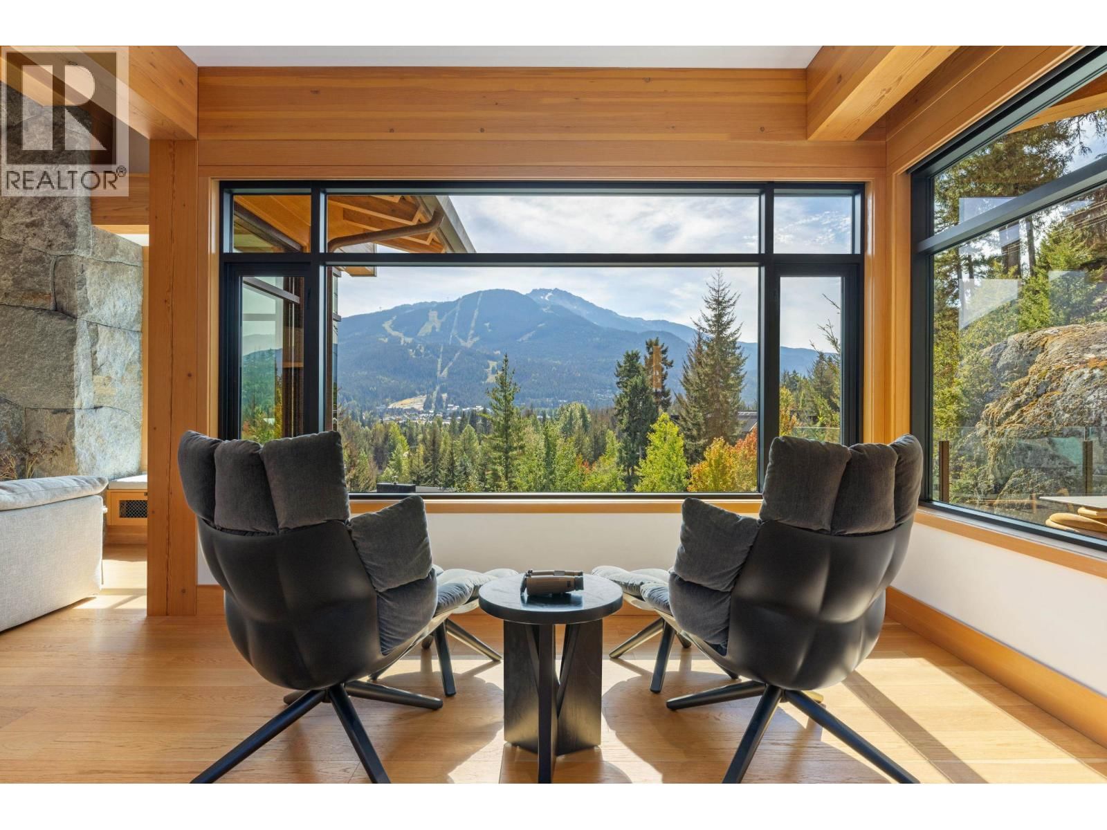 7465 TREETOP Lane property photo