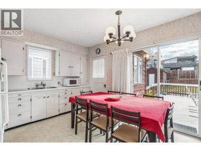 16 HYTHE Avenue | Burnaby British Columbia | Slide Image Eleven