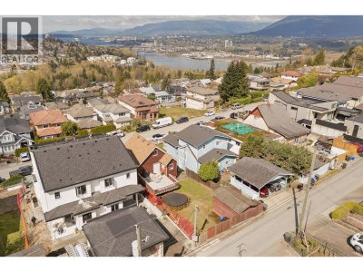 16 HYTHE Avenue | Burnaby British Columbia | Slide Image Thirty-four