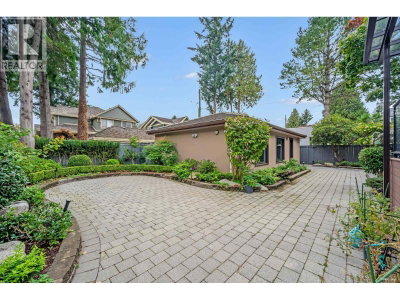 1112 W 38TH Avenue | Vancouver British Columbia | Slide Image Thirty-five