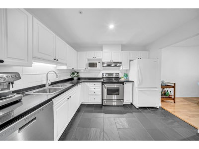9650 148 Street | Surrey British Columbia | Slide Image Nine