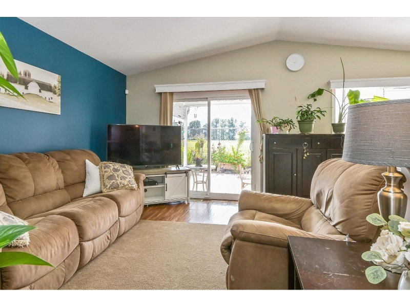 45918 KNIGHT Road Chilliwack British Columbia, V2R 3X4 - 2 Bedrooms Home For Sale