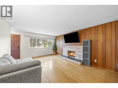 2634 PARKER Street | Vancouver British Columbia | Slide Image Three