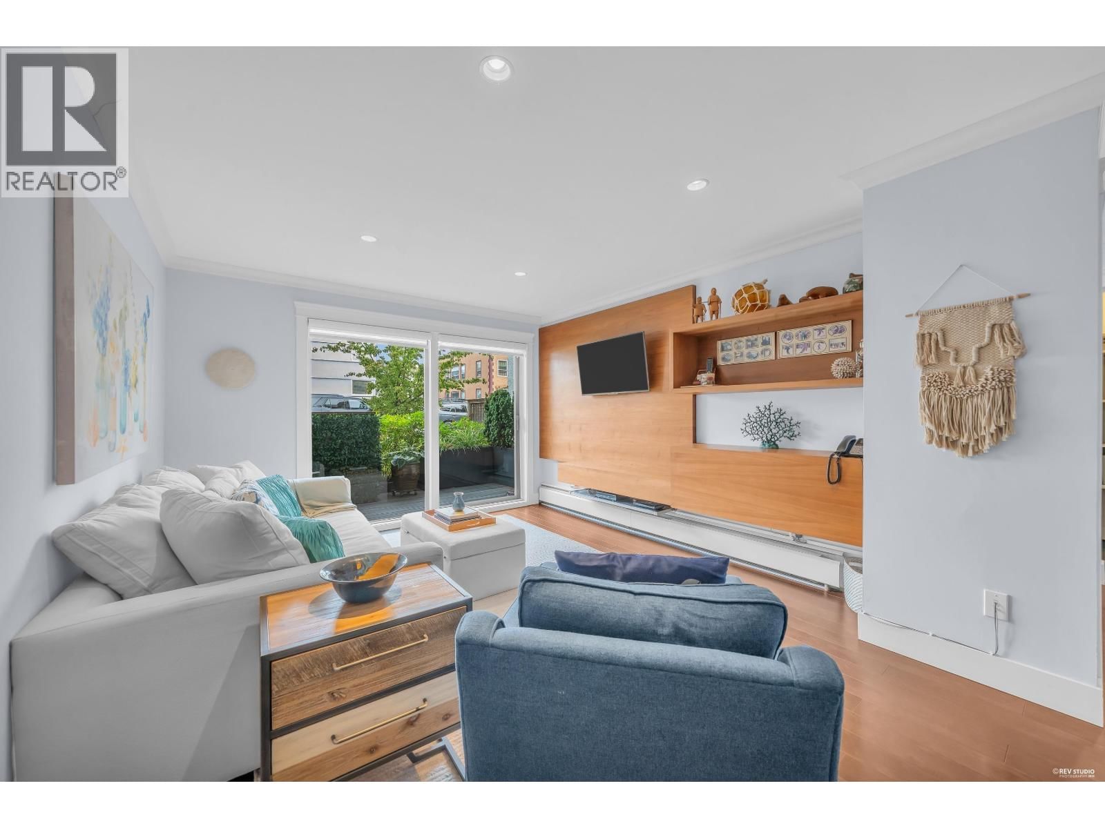 2040 CORNWALL Avenue, Vancouver, British Columbia V6J 1E1