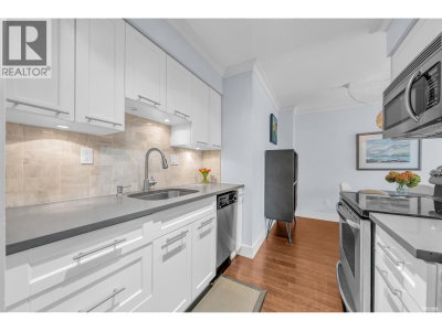 2040 CORNWALL Avenue | Vancouver British Columbia | Slide Image Nine