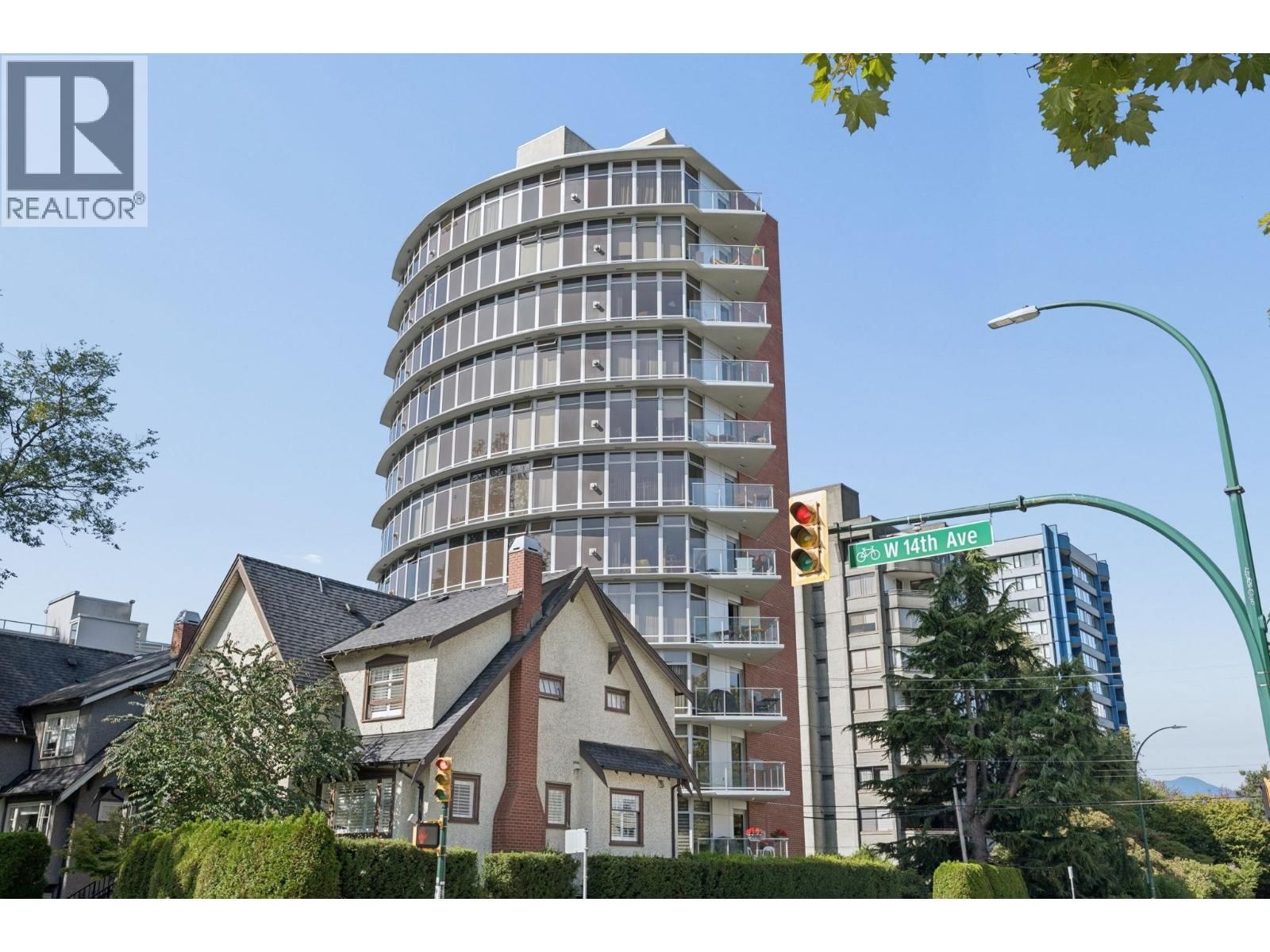2965 FIR Street, Vancouver, British Columbia V6J 5M9