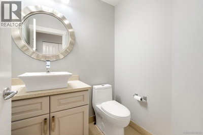 22 MAPLE Court | Port Moody British Columbia | Slide Image Nine