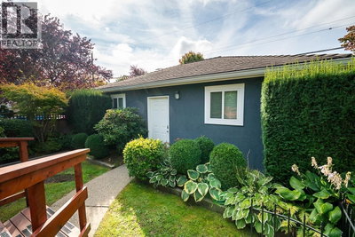 2308 14TH Avenue | Vancouver British Columbia | Slide Image Thirty-eight