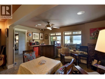7545 ISLETS Place | Sechelt British Columbia | Slide Image Twenty-three