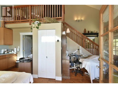 7545 ISLETS Place | Sechelt British Columbia | Slide Image Twenty-nine