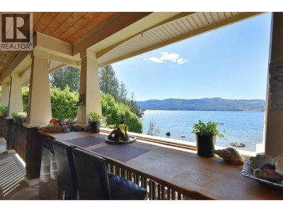 7545 ISLETS Place | Sechelt British Columbia | Slide Image Seven