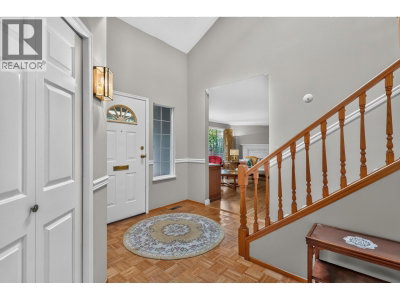 7 ARROW-WOOD Close | Port Moody British Columbia | Slide Image Nine