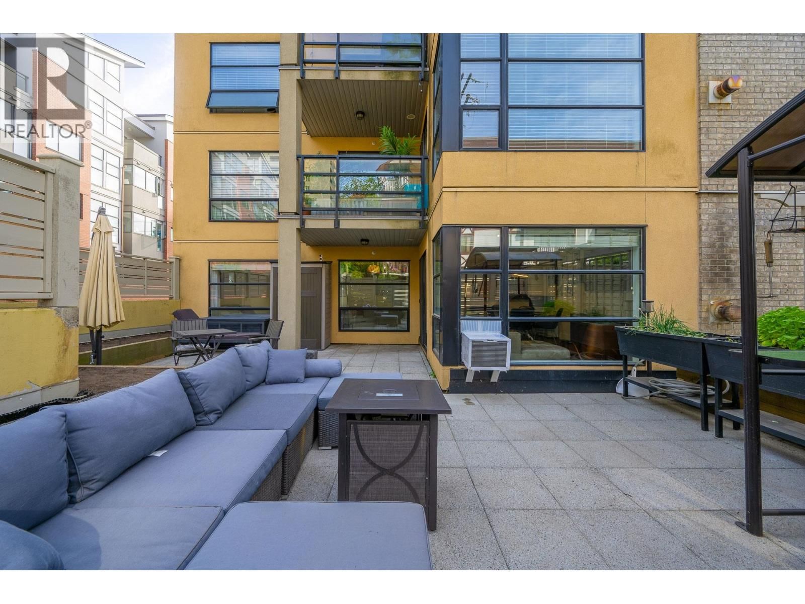 124 3RD Street, North Vancouver, British Columbia V7M 1E8