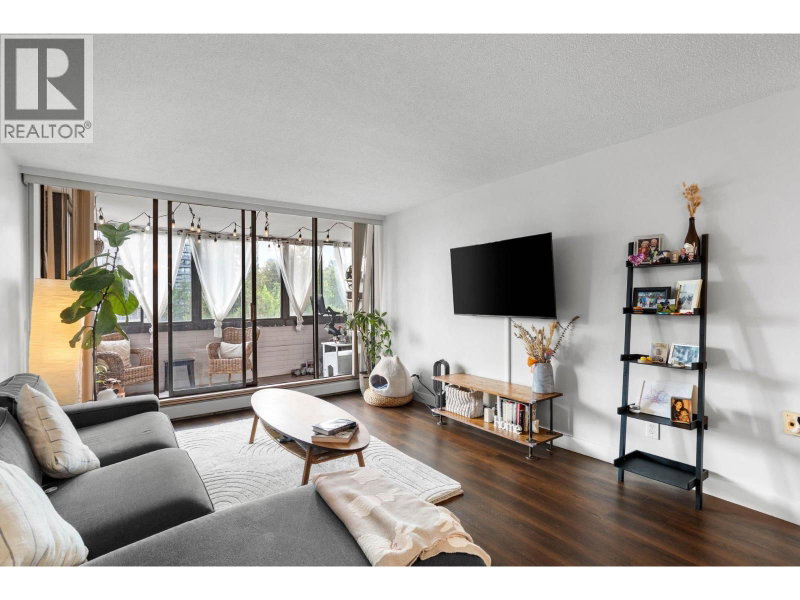 2020 BELLWOOD Avenue Burnaby British Columbia, V5B 4P8 - 2 Bedrooms Condo For Sale