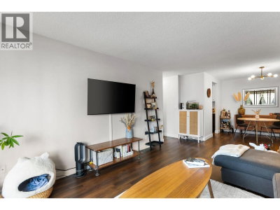 2020 BELLWOOD Avenue | Burnaby British Columbia | Slide Image Four