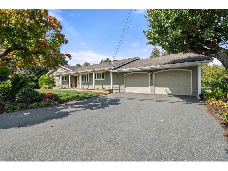 49635 YALE Road Chilliwack British Columbia, V4Z 0B3 - 3 Bedrooms Waterfront Home For sale