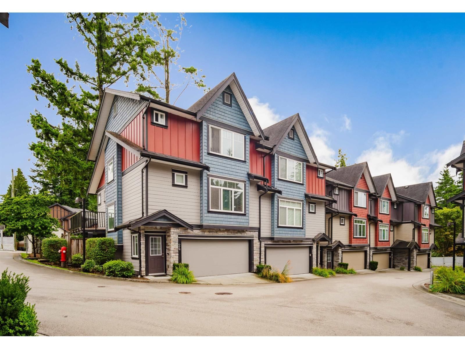 6929 142 Street, Surrey, British Columbia V3W 5N1