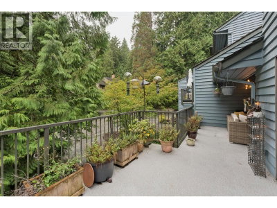 834 HENDECOURT Road | North Vancouver British Columbia | Slide Image Seven