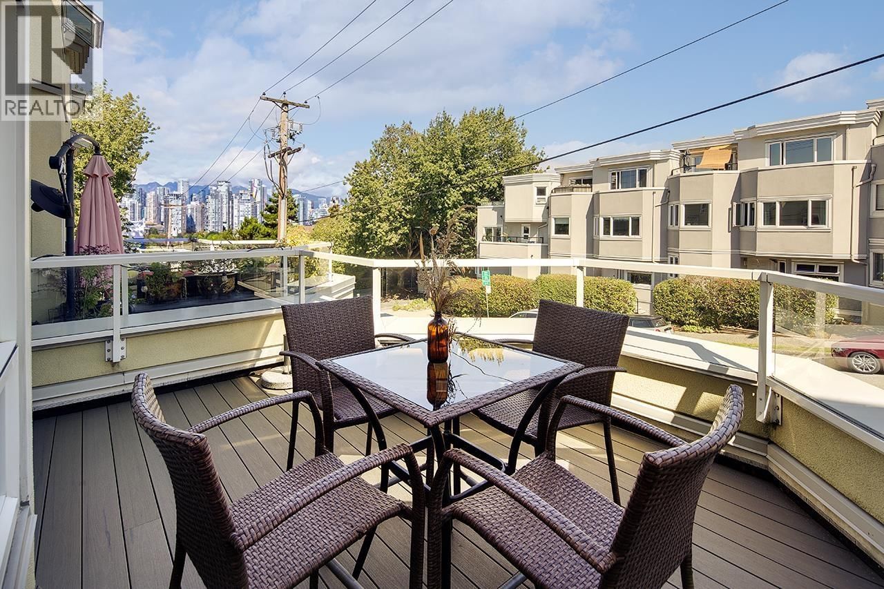 1210 7TH Avenue, Vancouver, British Columbia V6H 1B6