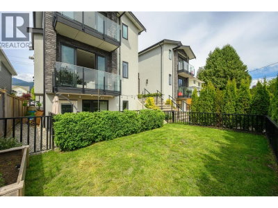215 21ST Street | North Vancouver British Columbia | Slide Image Thirty-six