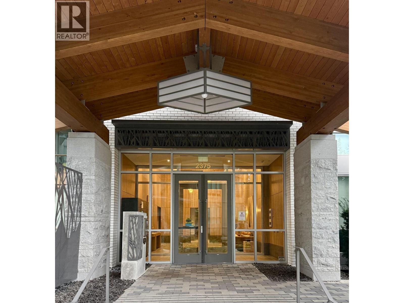 2375 EMERY Court, North Vancouver, British Columbia V7J 0E8