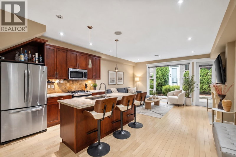 1620 ST. ANDREWS Avenue North Vancouver British Columbia, V7L 3L6 - 2 Bedrooms Condo For Sale