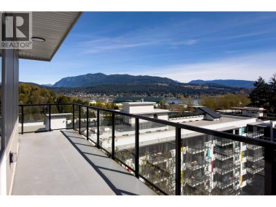 2002 ST. GEORGE Street | Port Moody British Columbia | Slide Image Two