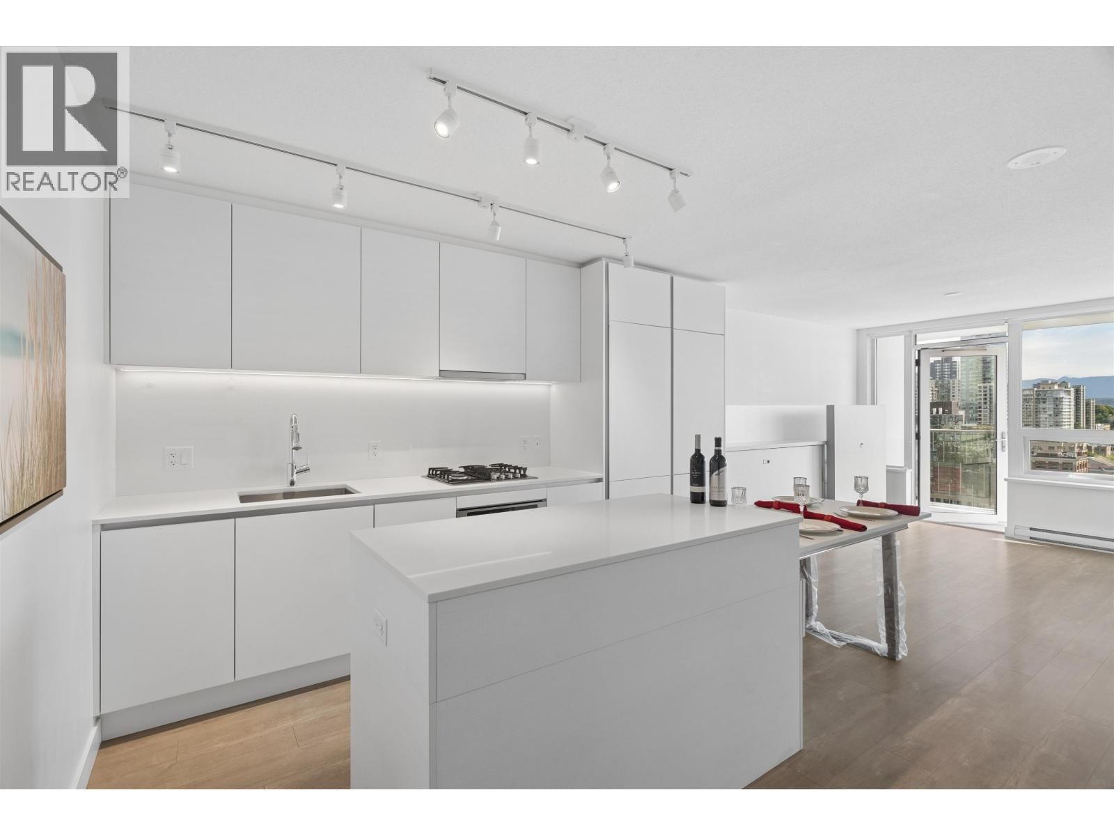 908 QUAYSIDE Drive, New Westminster, British Columbia V3M 0L4