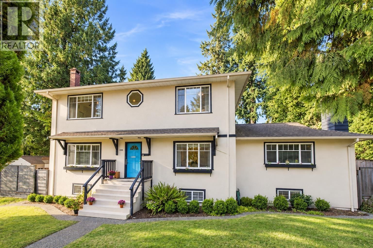 300 25TH Street, North Vancouver, British Columbia V7N 1A3