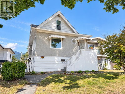 216 18TH Street | North Vancouver British Columbia | Slide Image One