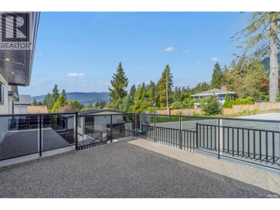 800 MONTROYAL Boulevard | North Vancouver British Columbia | Slide Image Nineteen