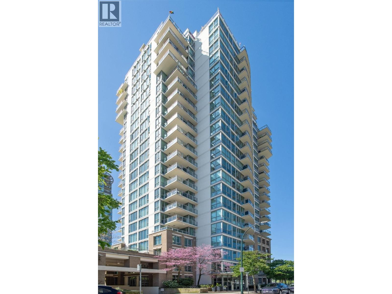 120 MILROSS Avenue, Vancouver, British Columbia V6A 4K7