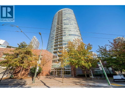 6088 WILLINGDON Avenue | Burnaby British Columbia | Slide Image One