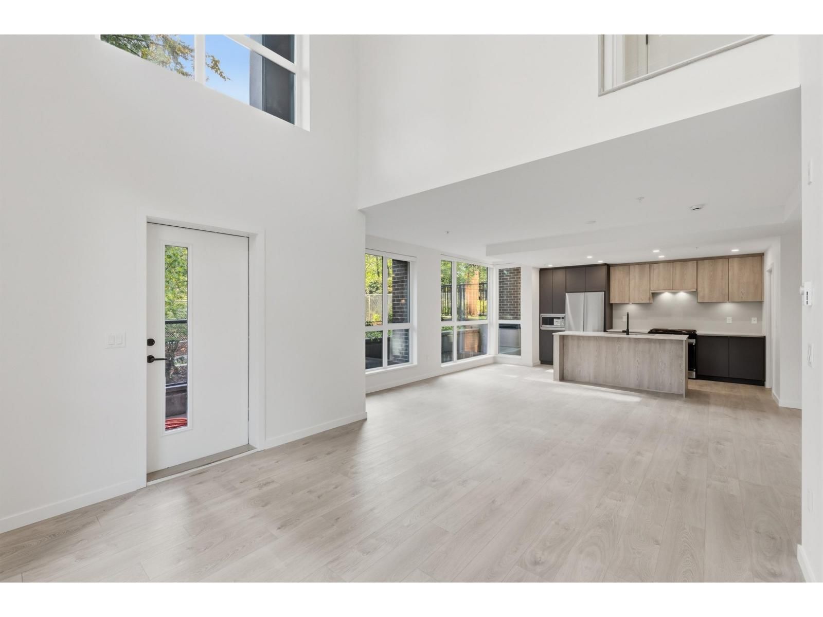 6585 195A Street, Surrey, British Columbia V4N 6B5