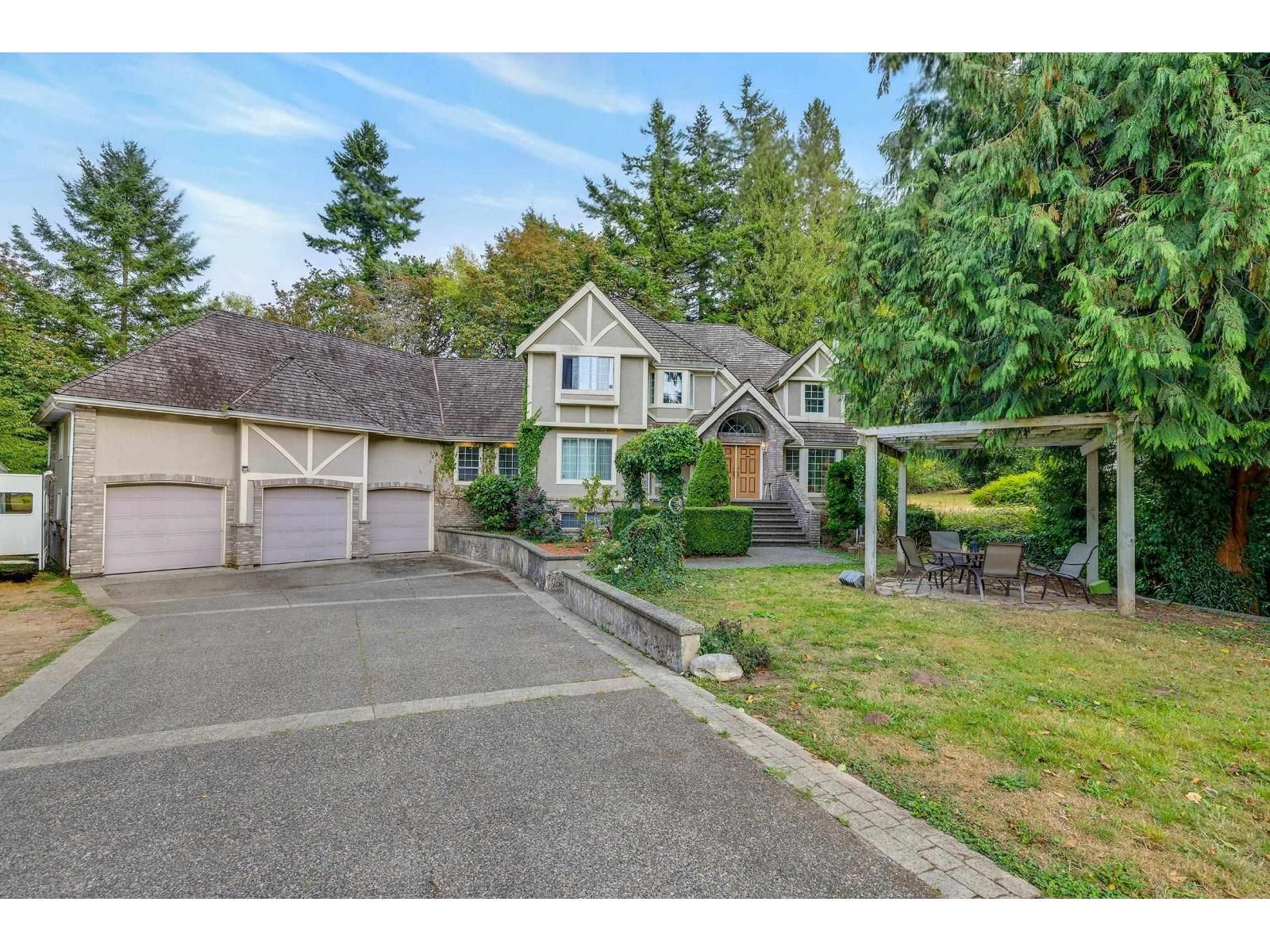 17588 28 Avenue, Surrey, British Columbia V3Z 0E7