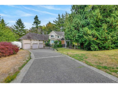 17588 28 Avenue | Surrey British Columbia | Slide Image Two