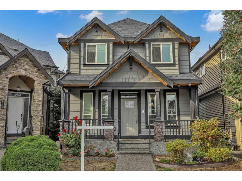 21001 77 Avenue Langley British Columbia, V2Y 0L1 - 6 Bedrooms Home For Sale