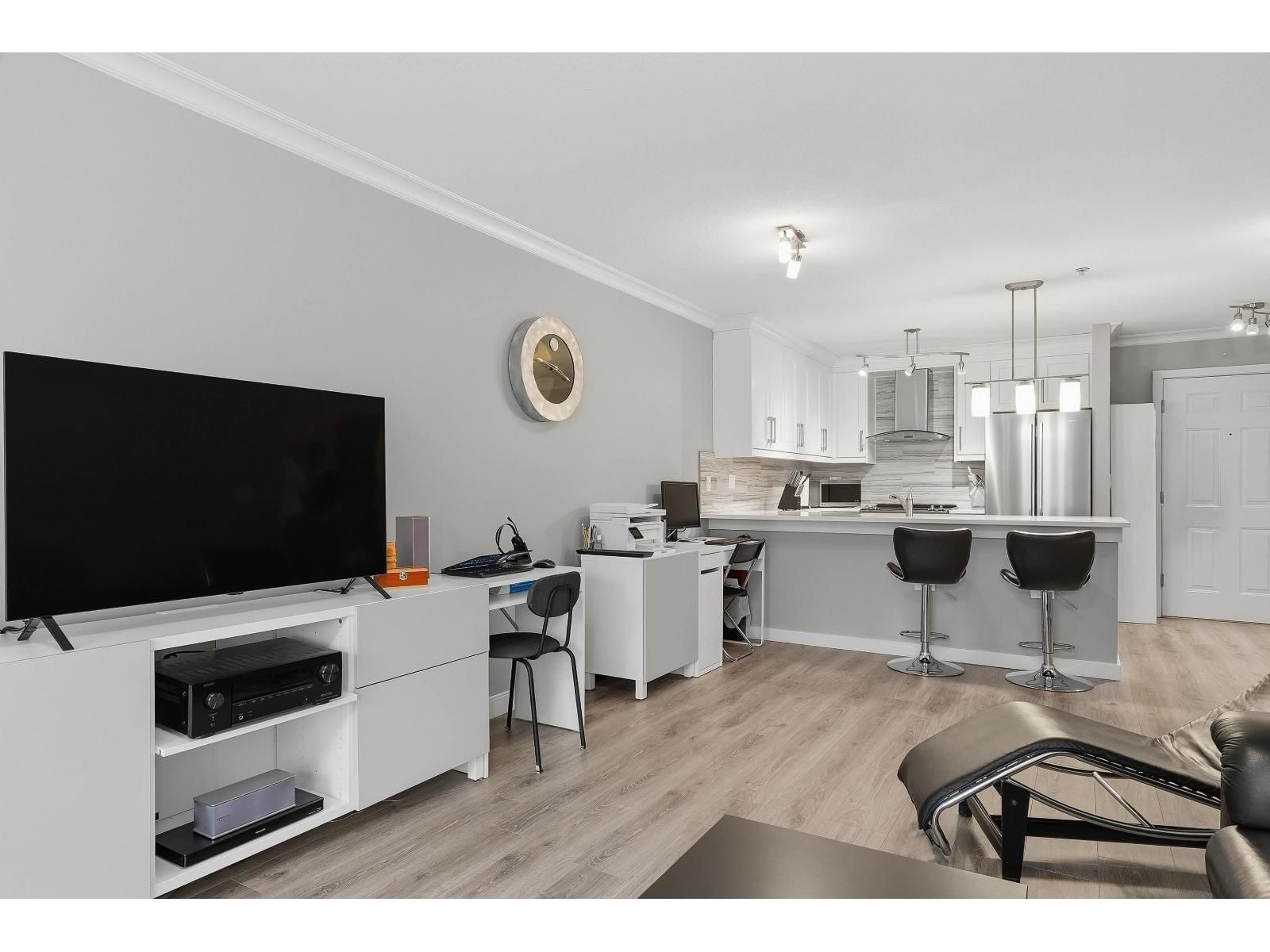 12083 92A Avenue, Surrey, British Columbia V3V 8C8