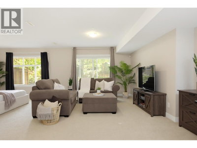11282 COTTONWOOD Drive | Maple Ridge British Columbia | Slide Image Thirty-three