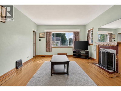 4205 PENDER Street | Burnaby British Columbia | Slide Image Nine