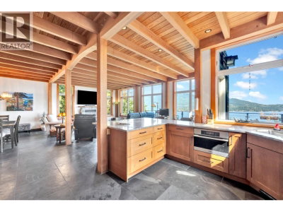 687 CHANNELVIEW Drive | Bowen Island British Columbia | Slide Image Eleven