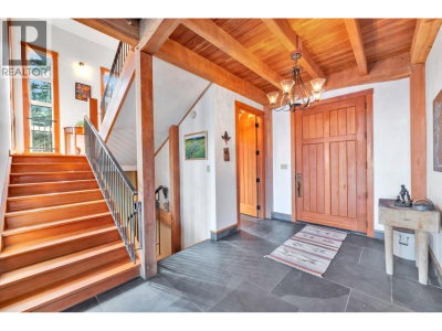 687 CHANNELVIEW Drive | Bowen Island British Columbia | Slide Image Twelve