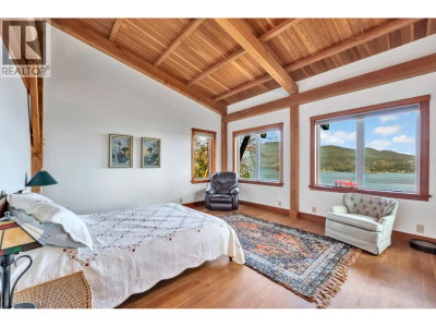687 CHANNELVIEW Drive | Bowen Island British Columbia | Slide Image Fourteen