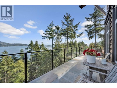 687 CHANNELVIEW Drive | Bowen Island British Columbia | Slide Image Seventeen