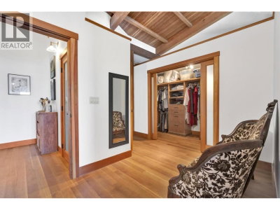 687 CHANNELVIEW Drive | Bowen Island British Columbia | Slide Image Eighteen