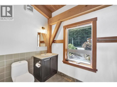 687 CHANNELVIEW Drive | Bowen Island British Columbia | Slide Image Twenty-one