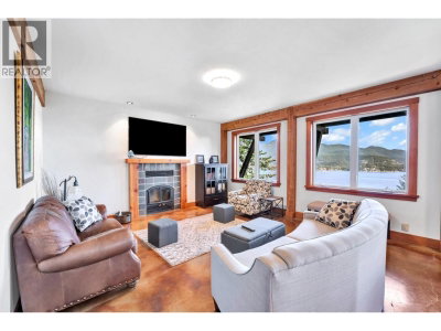 687 CHANNELVIEW Drive | Bowen Island British Columbia | Slide Image Twenty-seven